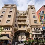 Bpr Lavish Suite In Budapest Downtown